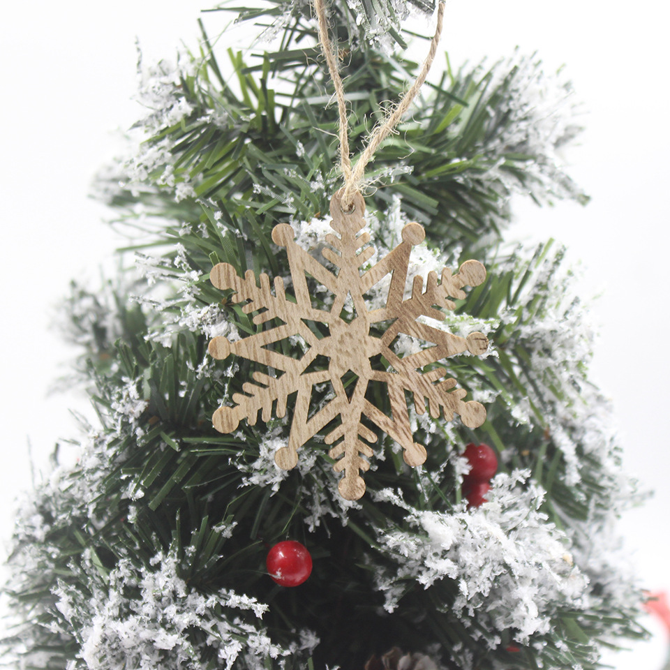 Wood crafts Christmas Snowflake Pendant Christmas Tree Snowflake Decoration Wooden Handicraft Gift Pendant