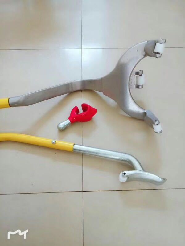 Factory Direct Sales Disassembling Tool for Large Vacuum Tire Maroni Rake Bus Tool Car Disassembly Worker