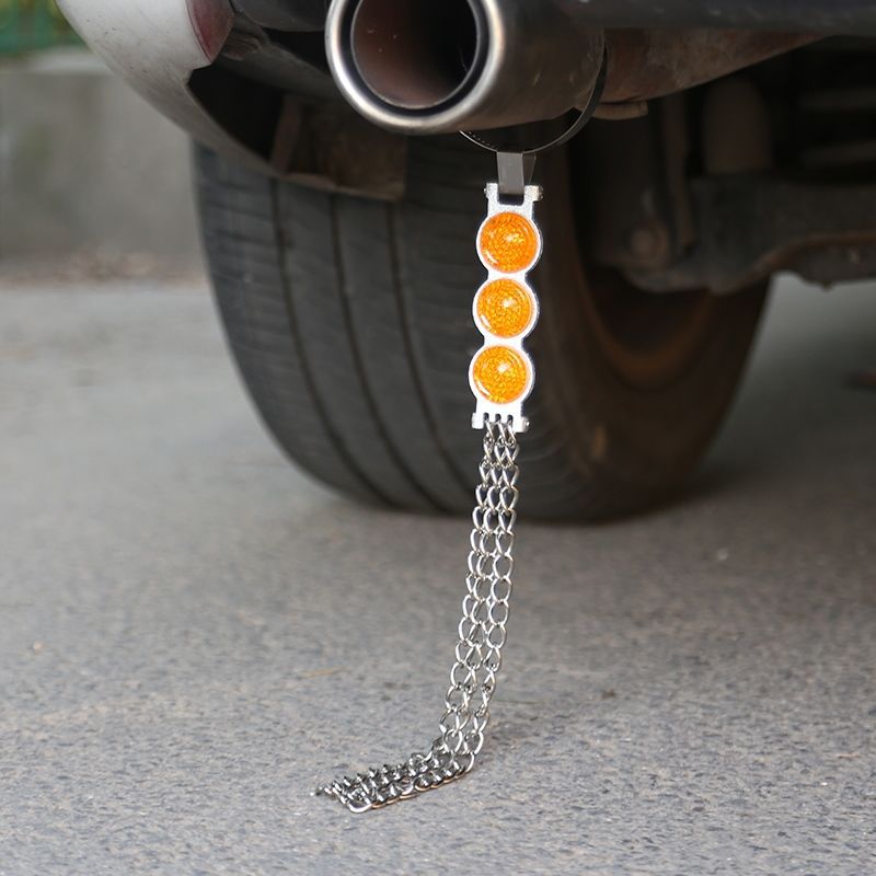 The automobile USES the electrostatic belt ground strip wire chain to remove the electrostatic anti-eliminator to release the on-board exhaust pipe to drag the belt rope