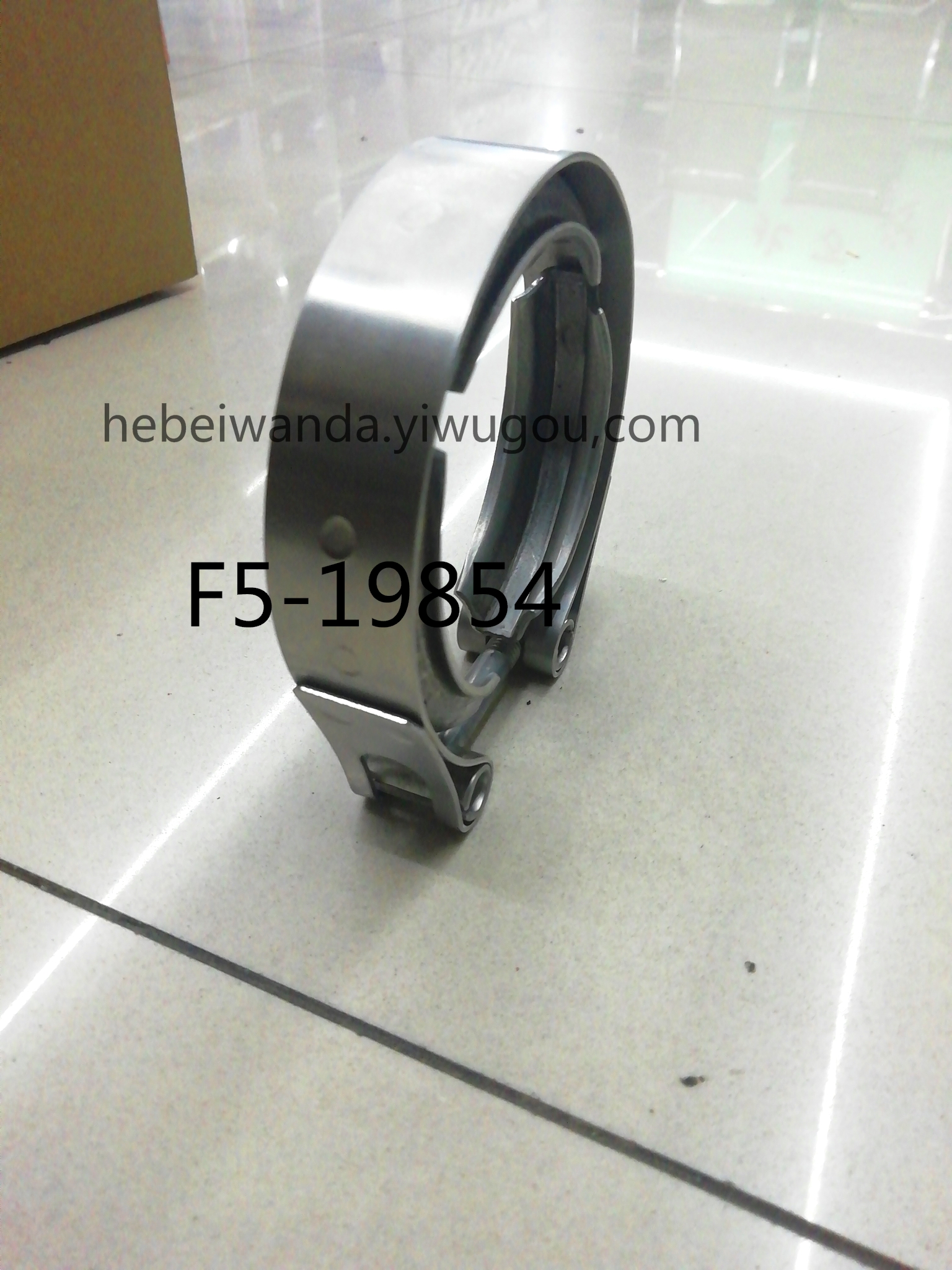 Stainless steel throat band 304 flange clamp v-type American pipe hoop for automobile exhaust pipe