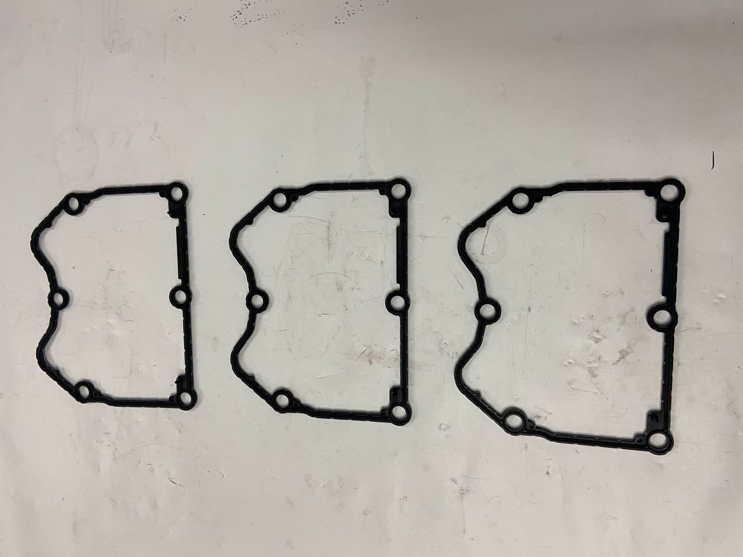 Valve chamber cover seal ring