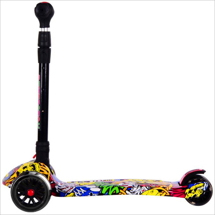 Boys and girls folding children scooter flash four wheels 2-3-6-12 years old children pedal scooter 