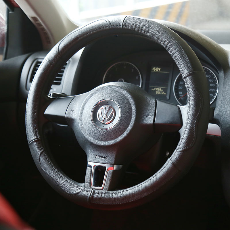 Hot sales of new Car Steering wheel cover Four Seasons Universal hand-stitched leather handle cover car interior Accessories manufacturers wholesale