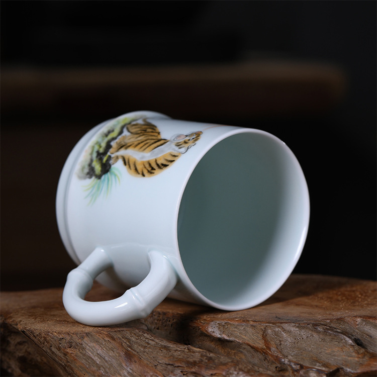 Qian Porcelain Elegant Set Jingdezhen HandPainted Ceramic Cup with Lid Filter Tea Separation Office Cup Tea Cup Whole