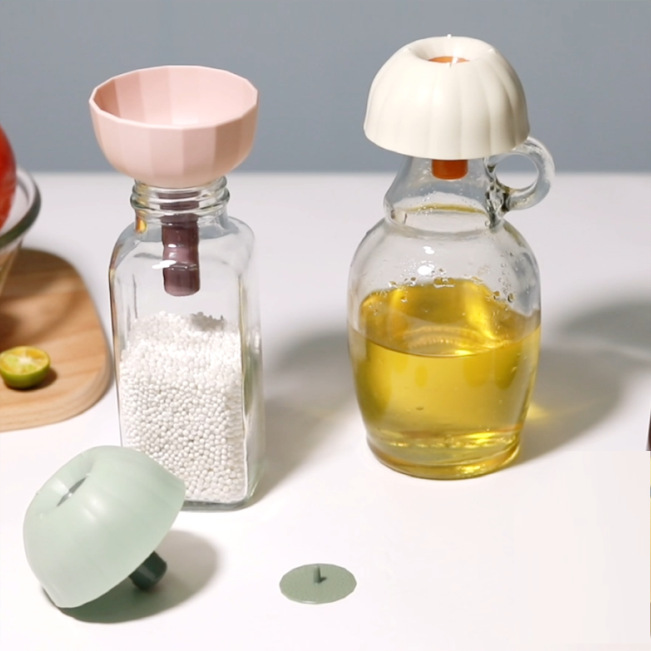 Kitchen Tools Mini Funnel Liquid Sub-Packaging Leak Kitchen Multi-Function with Filter Screen High Temperature Resistant Filter Oil Leakage
