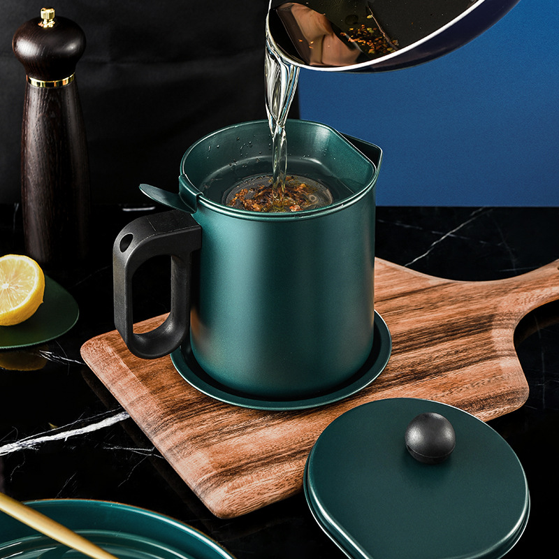 304 Stainless Steel Filter Screen Oil Dispenser Household Kitchen with Cover Strain Leakproof Oil Pot Oil Strainer Jug Oil Storage Tank