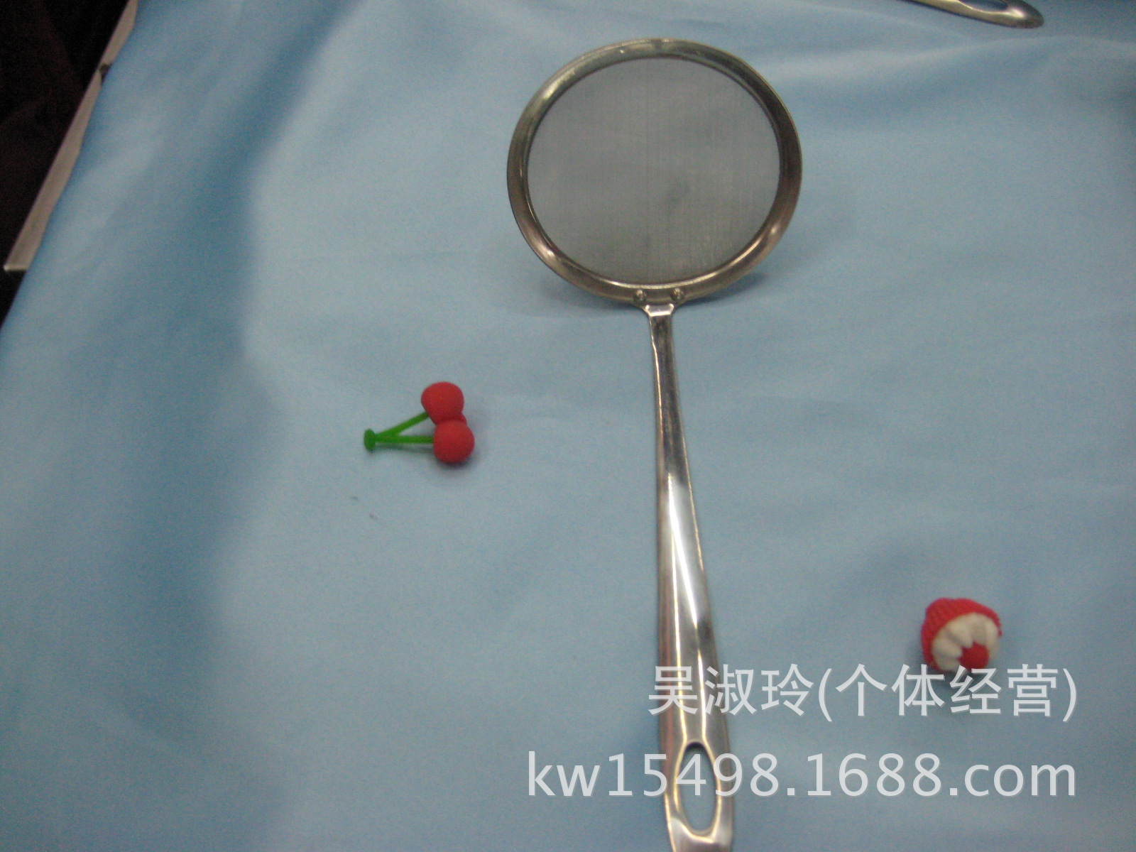 Factory Direct Sales Stainless Steel Fine Mesh Oil Insulation Colander Stainless Steel Pots Bubble Net Filtering Strainer Colander Spoon