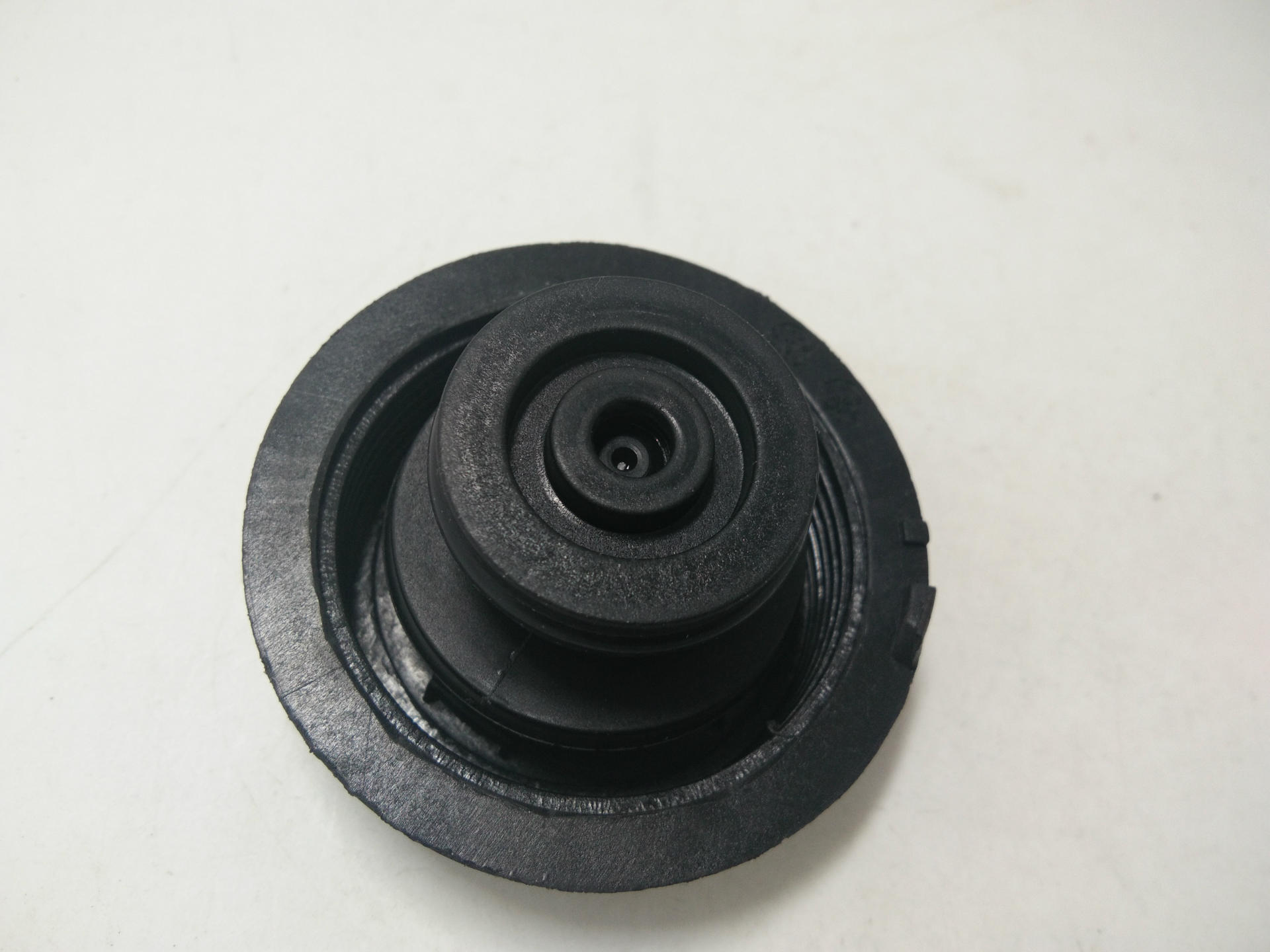 Suitable for Ford Automobile Radiator Cap Fuel Tank Cap Oil Filter Cap &#039;&#039;Net Weight 46G