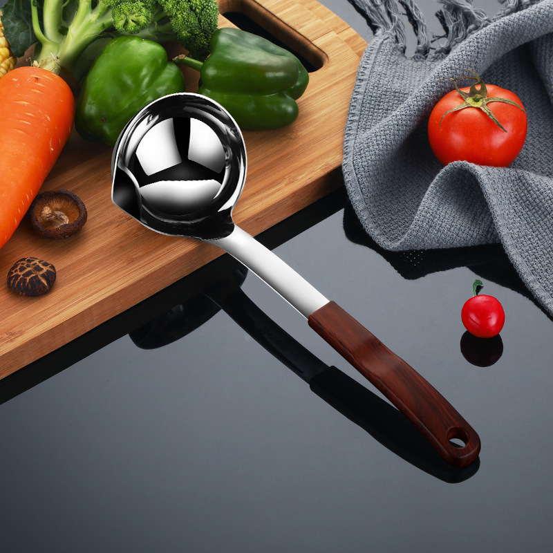 304 Stainless Steel Grease Strainer Creative Oil Soup Separation Spoon Long Handle Ladle Oil Filter Domestic Hot Pot Soup Spoon Kitchenware