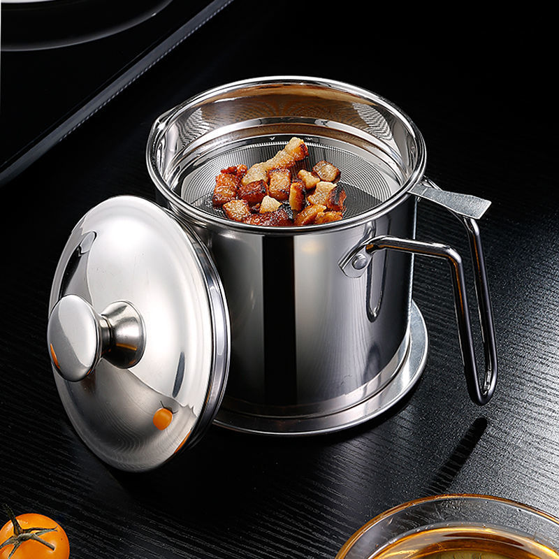 304 Stainless Steel Oiler Household Oil Bottle with Strainer Oil Storage Tank Pot with Lid Kitchen Oil Filter Tank Oil Filter Artifact