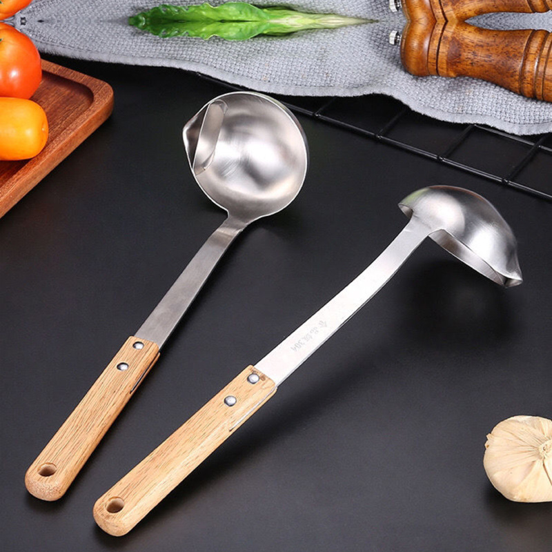 HUASU Best-Seller on Douyin Creative 304 Grease Strainer Household Stainless Steel over Ladle Oil Filter Wooden Handle Spoon Oil Separator