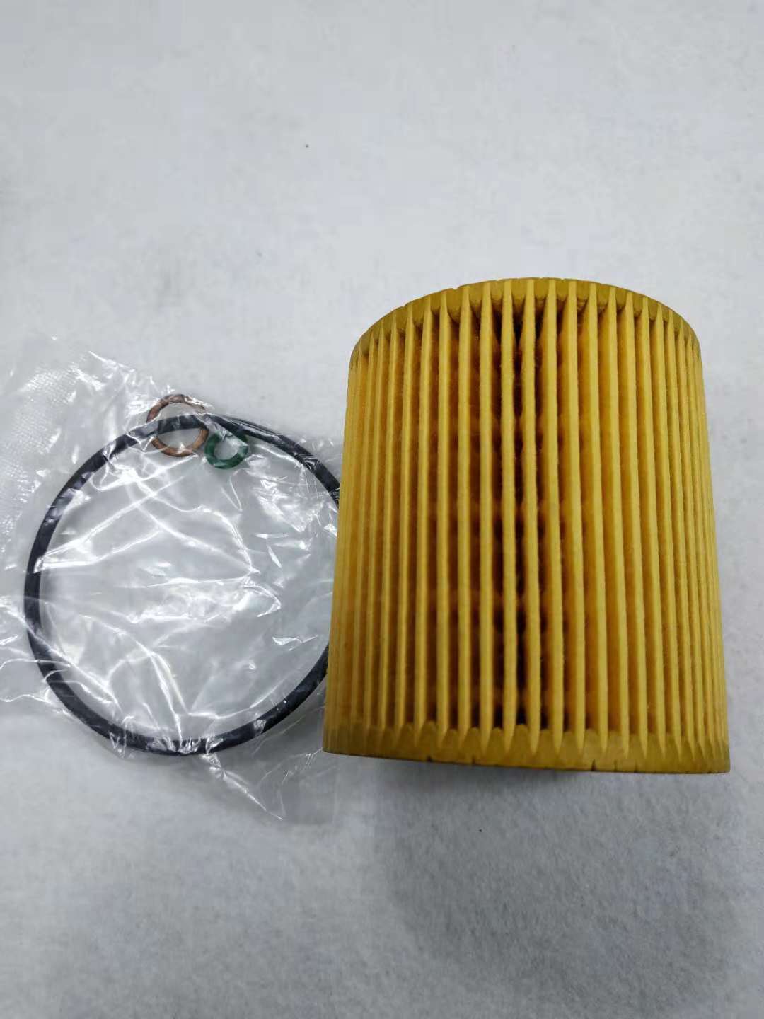 Factory Oil Filter Hu816 11427566327 Wholesale 11427541827 Oil Paper Machine Filter