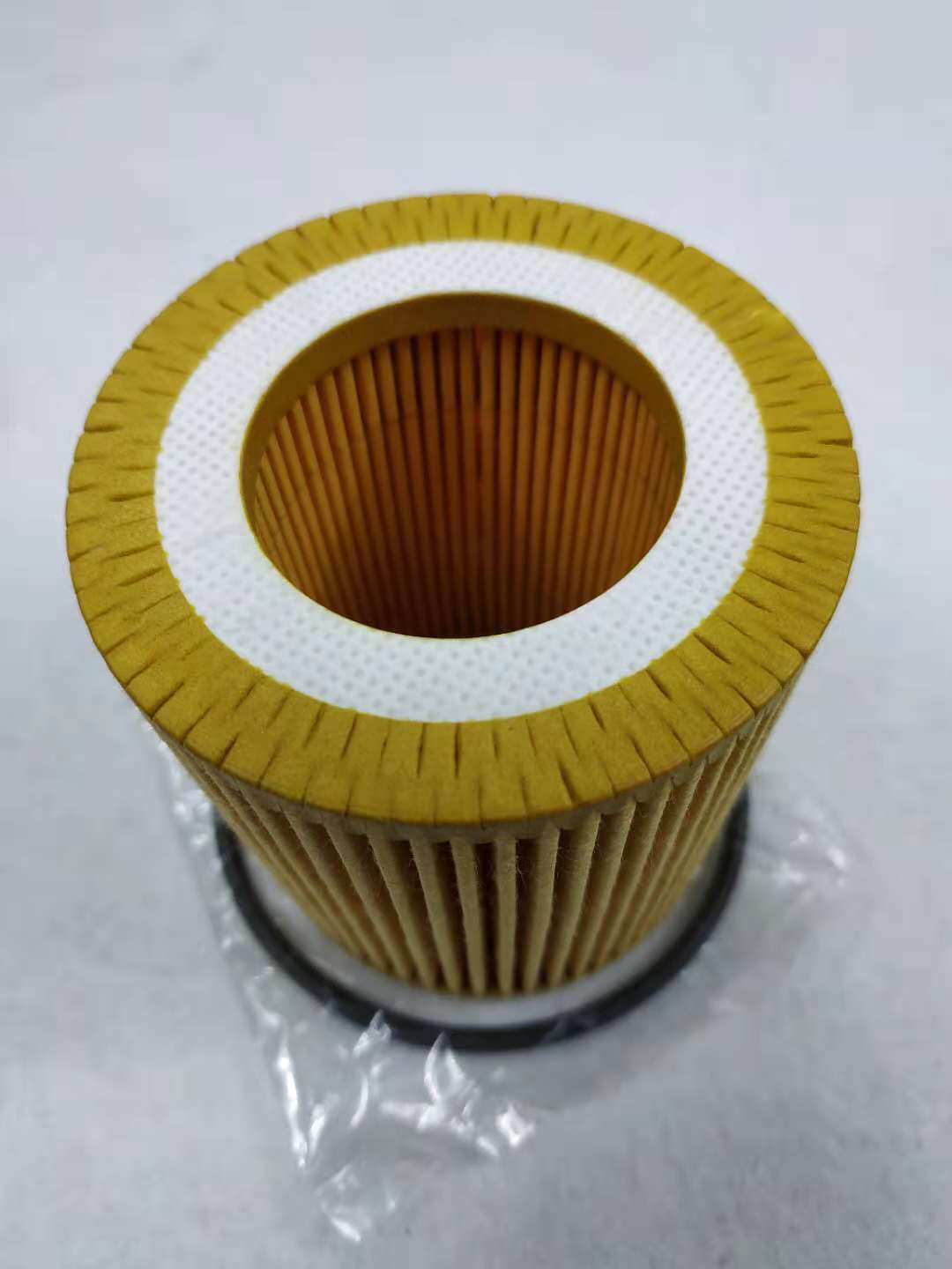 Factory Oil Filter Hu816 11427566327 Wholesale 11427541827 Oil Paper Machine Filter