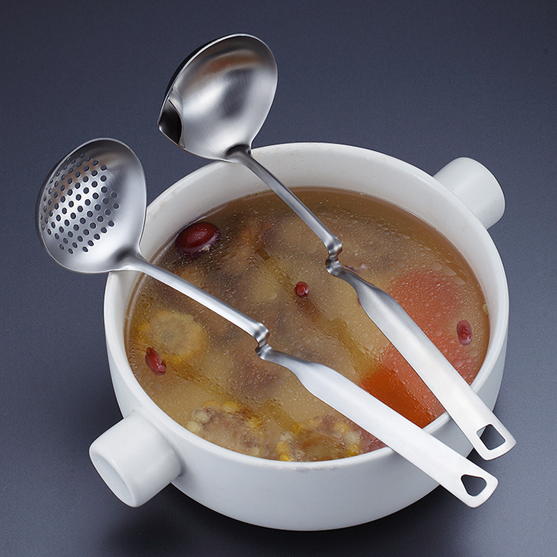 Grease Strainer 304 Stainless Steel Colander Hanging Handle Ladle Oil Filter Factory Direct Sales Hot Pot Slotted Ladle Colander Kitchen Utensils