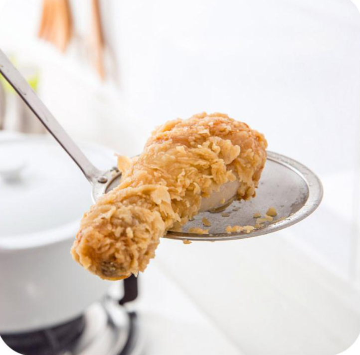 Kitchen Stainless Steel Colander Strainer Oil Leak Spoon Long Handle Foam Strainer Spoon Oil Skimmer Oil Filter Mesh Spoon Strainer