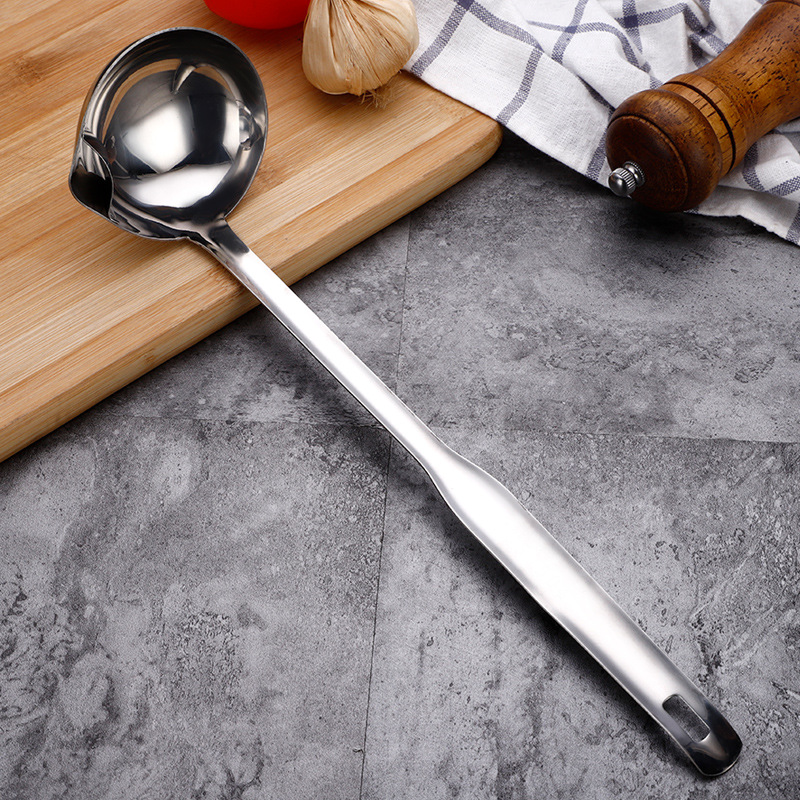 Thickened Stainless Steel Grease Strainer Household Oil Soup Separation Spoon Kitchen Ladle Oil Filter Sub Hot Pot Soup Ladle Kitchen Supplies