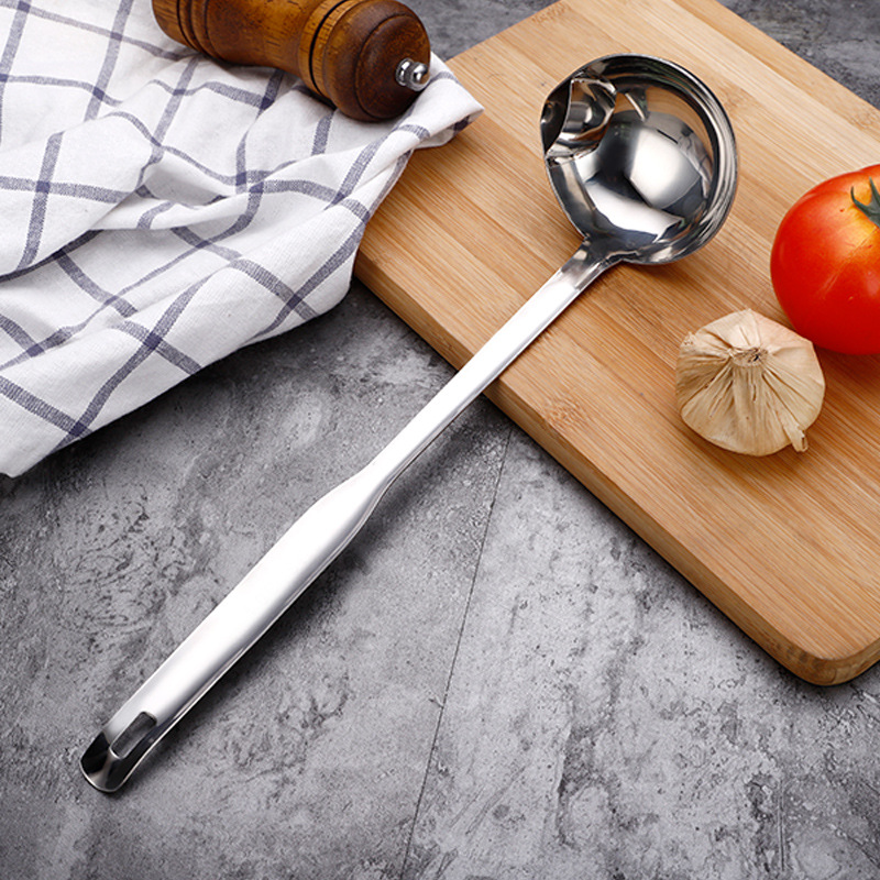 Thickened Stainless Steel Grease Strainer Household Oil Soup Separation Spoon Kitchen Ladle Oil Filter Sub Hot Pot Soup Ladle Kitchen Supplies