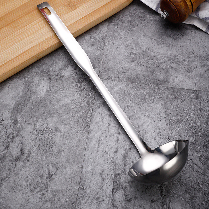 Thickened Stainless Steel Grease Strainer Household Oil Soup Separation Spoon Kitchen Ladle Oil Filter Sub Hot Pot Soup Ladle Kitchen Supplies