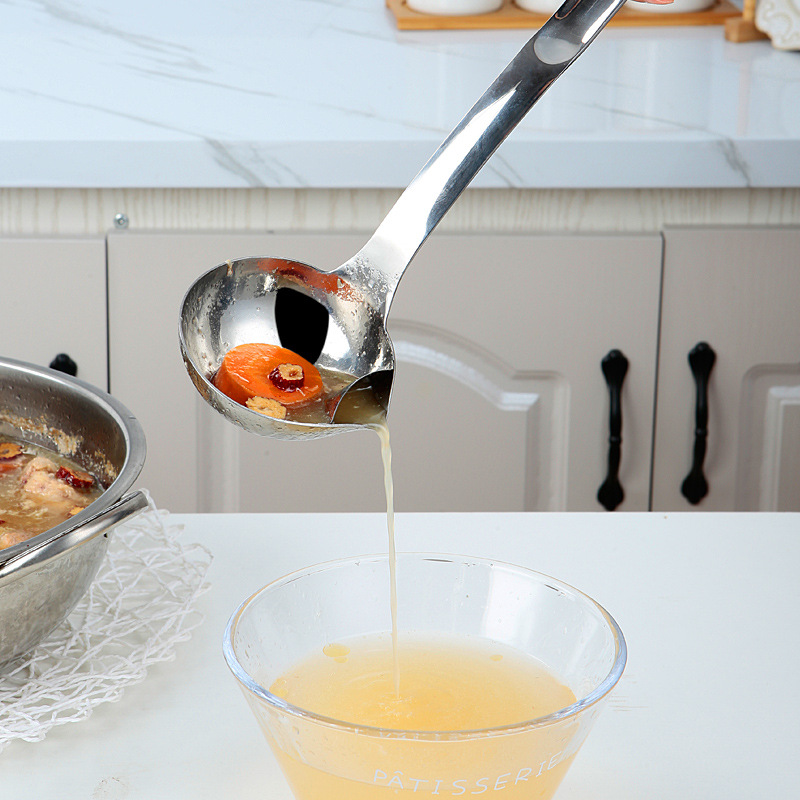 304 Stainless Steel Grease Strainer Oil Dipper Creative Integrated Divided into Oil Dipper Oil Soup Separation Skimming Soup Internet Celebrity Oil Filter