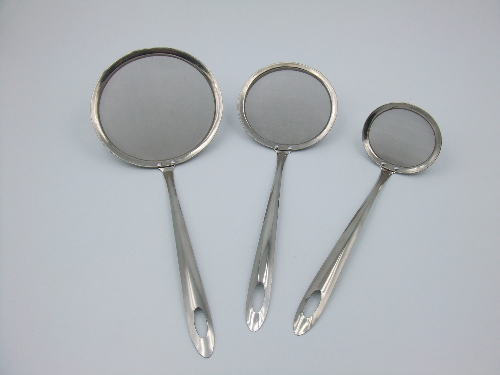 Kitchen Stainless Steel Colander Strainer Creative Filter Oil Dipper Foam Strainer Spoon Oil Skimmer Oil Dipper Oil Filter Mesh Spoon Strainer