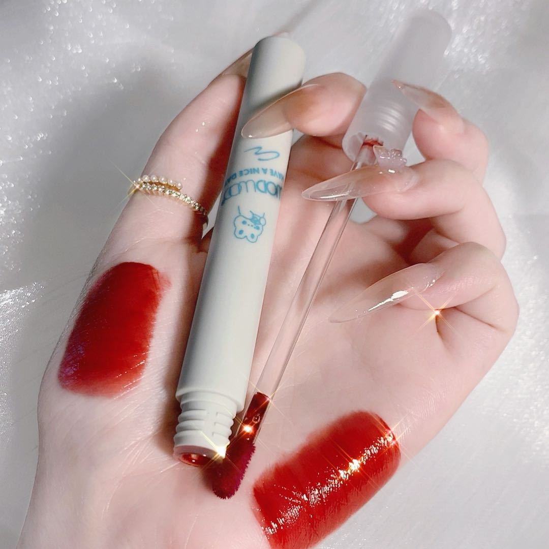Wodwod White Tube Lip Lacquer Mirror Water Light Roof Air Lip Lacquer Lock Color Moisturizing Summer Light No Stain on Cup Lip