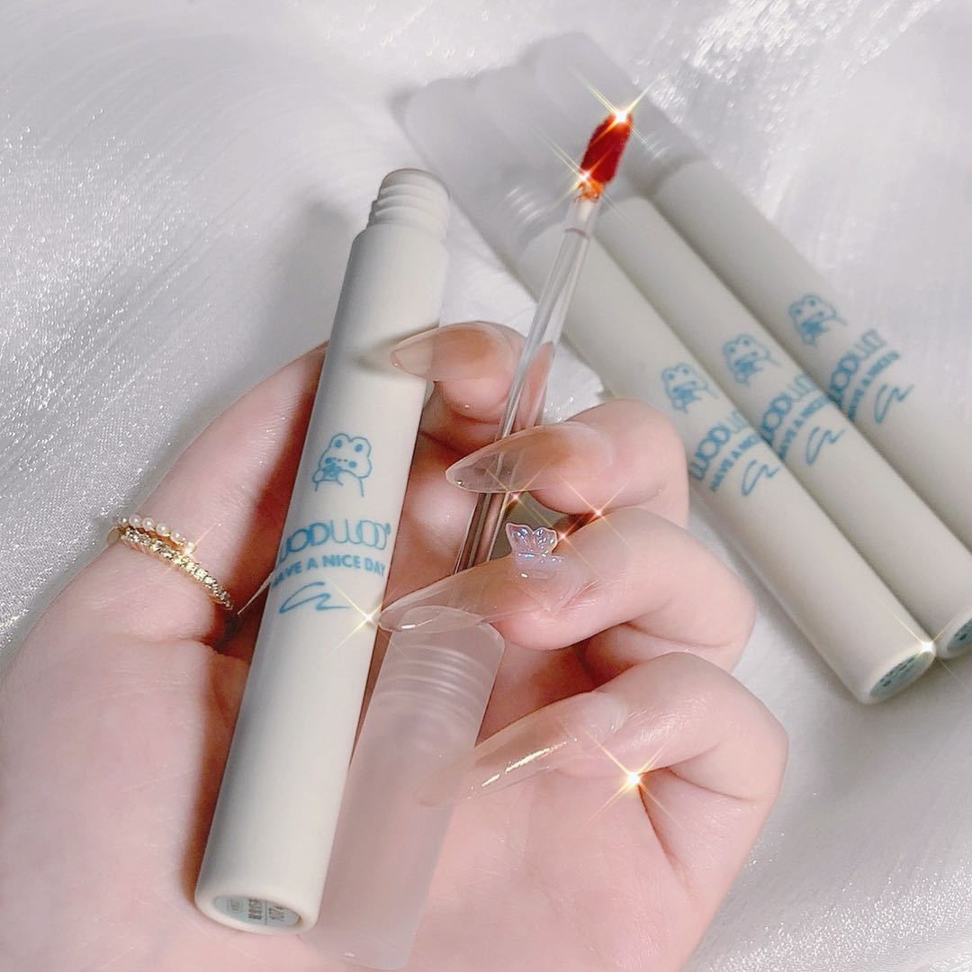 Wodwod White Tube Lip Lacquer Mirror Water Light Roof Air Lip Lacquer Lock Color Moisturizing Summer Light No Stain on Cup Lip