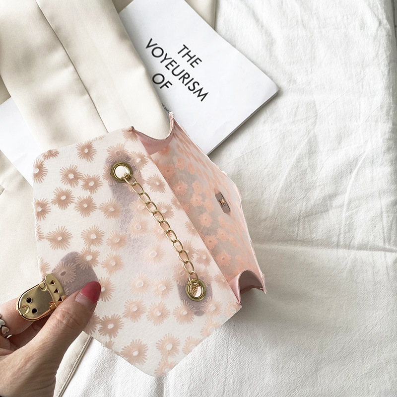New Flower Women&#039;s Embroidered Bag Casual Small Square Bag Shoulder Messenger Bag Fashion Mobile Phone Bag Lock Chain Small Bag