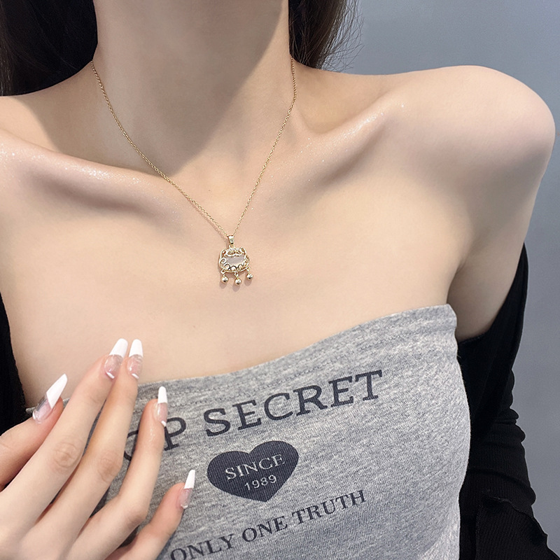 Best-Seller on Douyin Ruyi Safety Lock Titanium Steel Necklace Women&#039;s Retro Simple Opal Pendant Fashion Temperament Clavicle Chain
