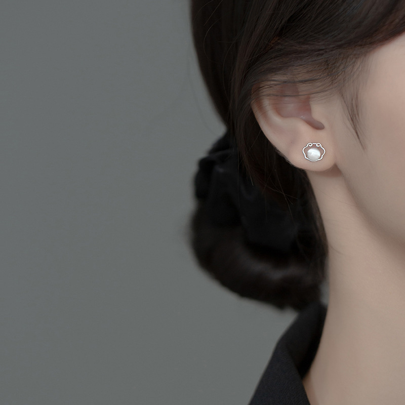 Personalized Retro Ruyi Longevity Lock Stud Earrings for Women Ins Gradient Xiangyun Opal Diamond-Embedded Elegant Chinese Style Earrings