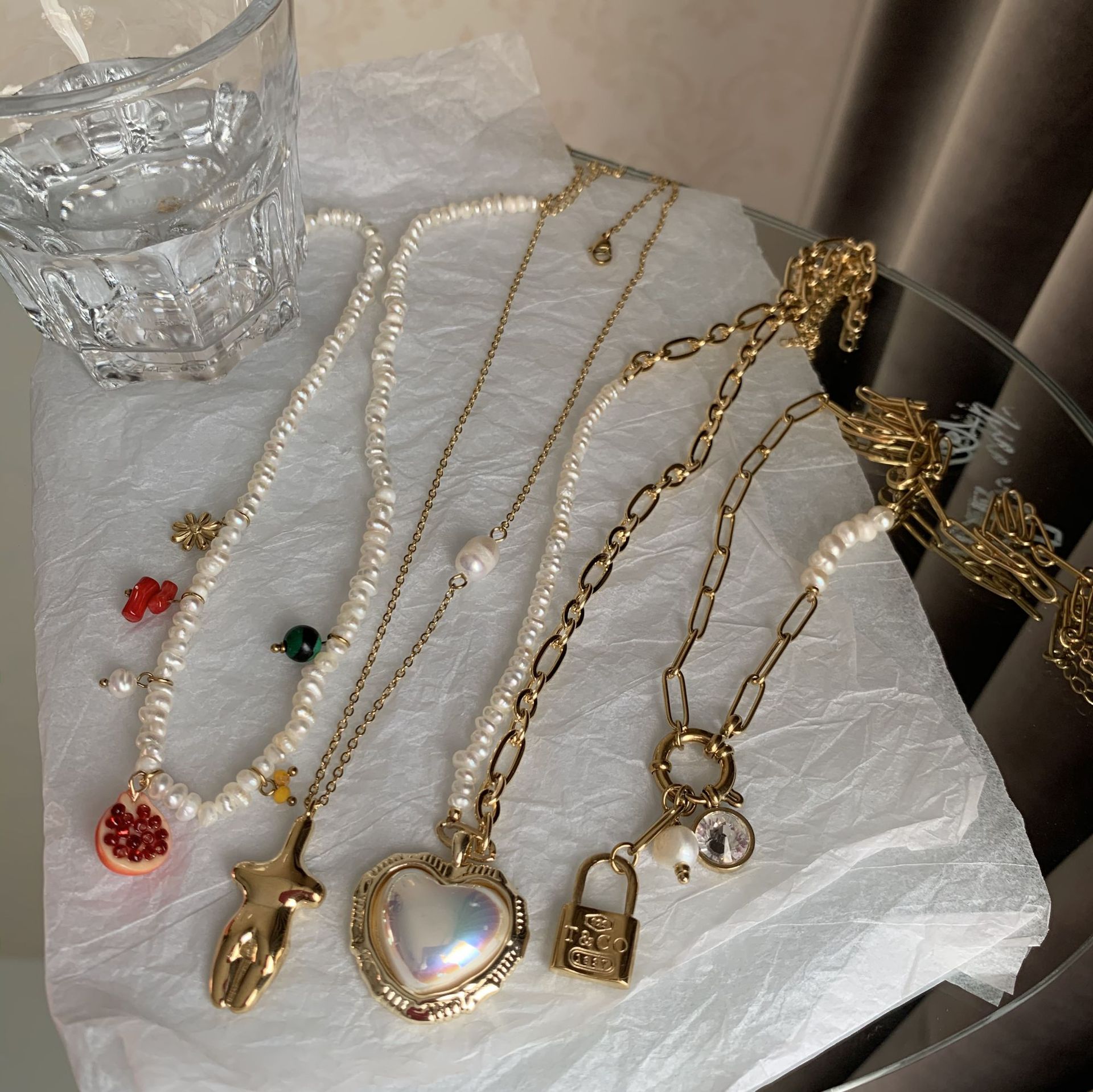 Special-Interest Design Natural Personality Fashion Pearl Metal Mix and Match Heart-Shape Lock Pendant Clavicle Chain Sweater Chain Necklace for Women