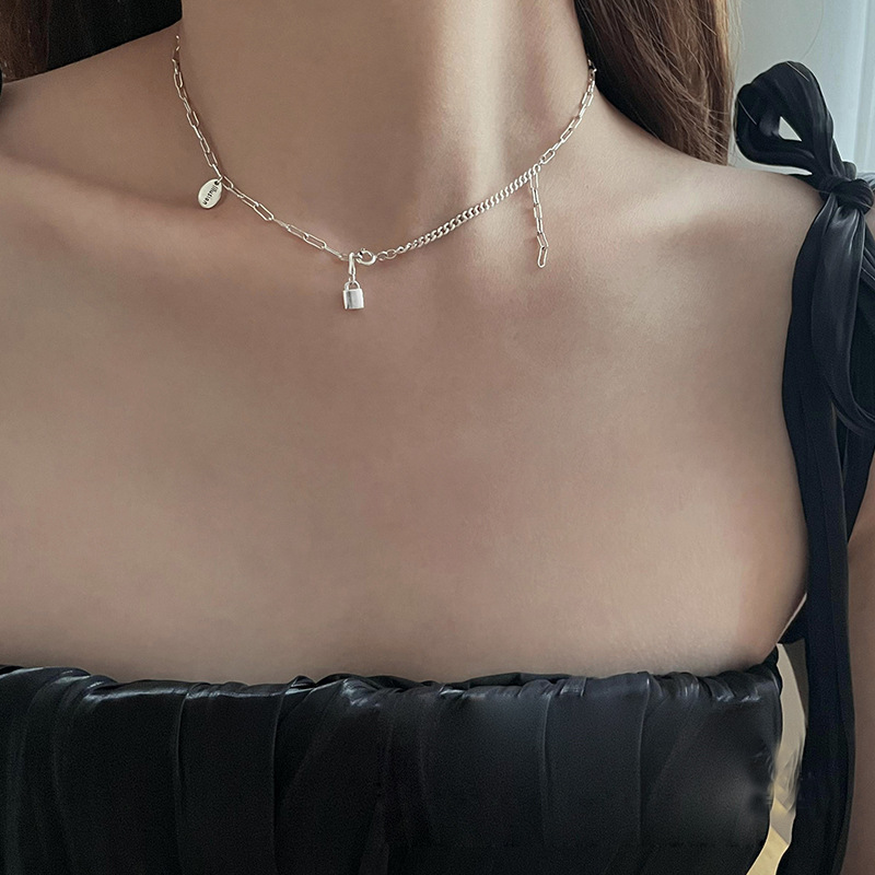 Creative small lock asymmetric necklace female niche design simple ins sweet cool punk european american style clavicle chain personality