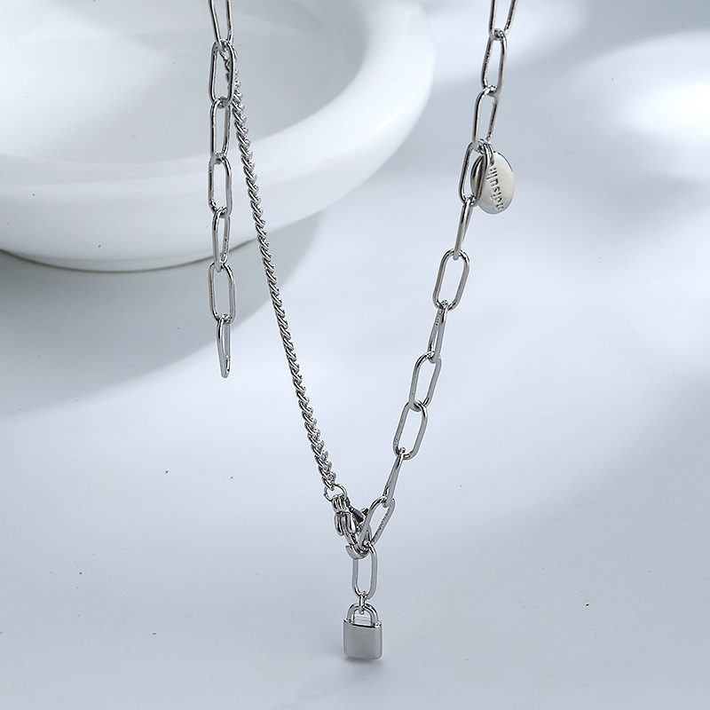Creative small lock asymmetric necklace female niche design simple ins sweet cool punk european american style clavicle chain personality