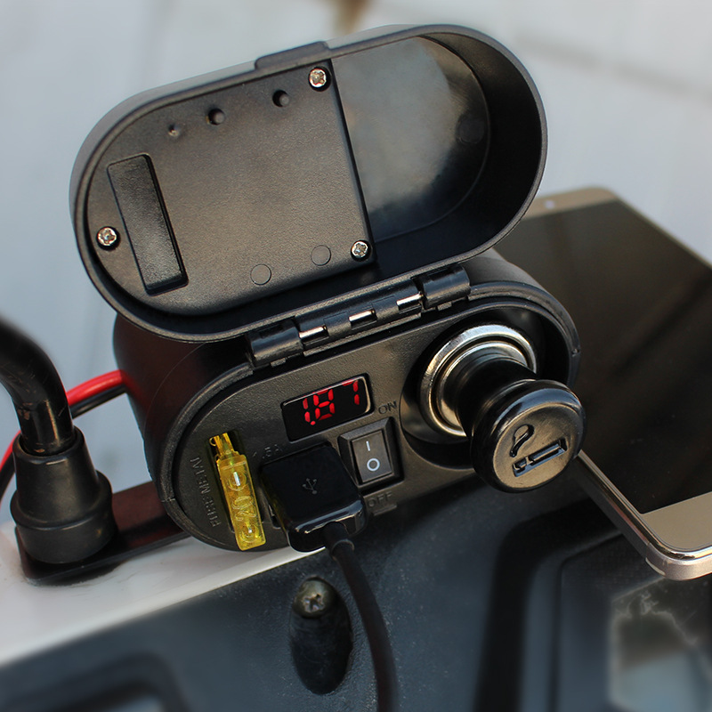 Double USB Mobile Phone Charger Cigarette Lighter Car Lock Rearview Mirror Digital Display Cigarette Lighter Charger