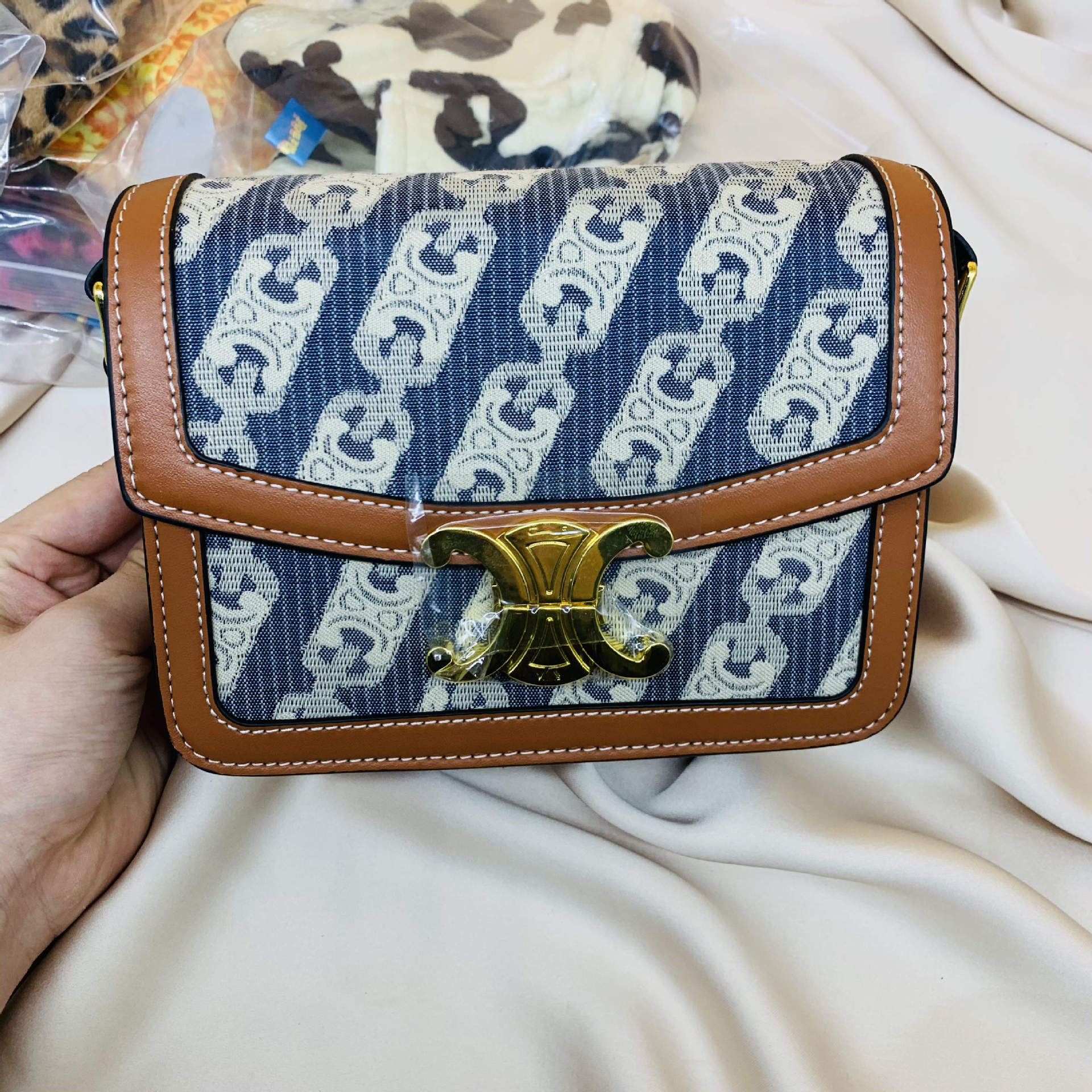 Anna Surrogate Shopping Quality Presbyopic Triumphal Bean Curd Bag Printed Small Square Bag Vintage Butterfly Lock Shoulder Crossbody Women&#039;s Bag