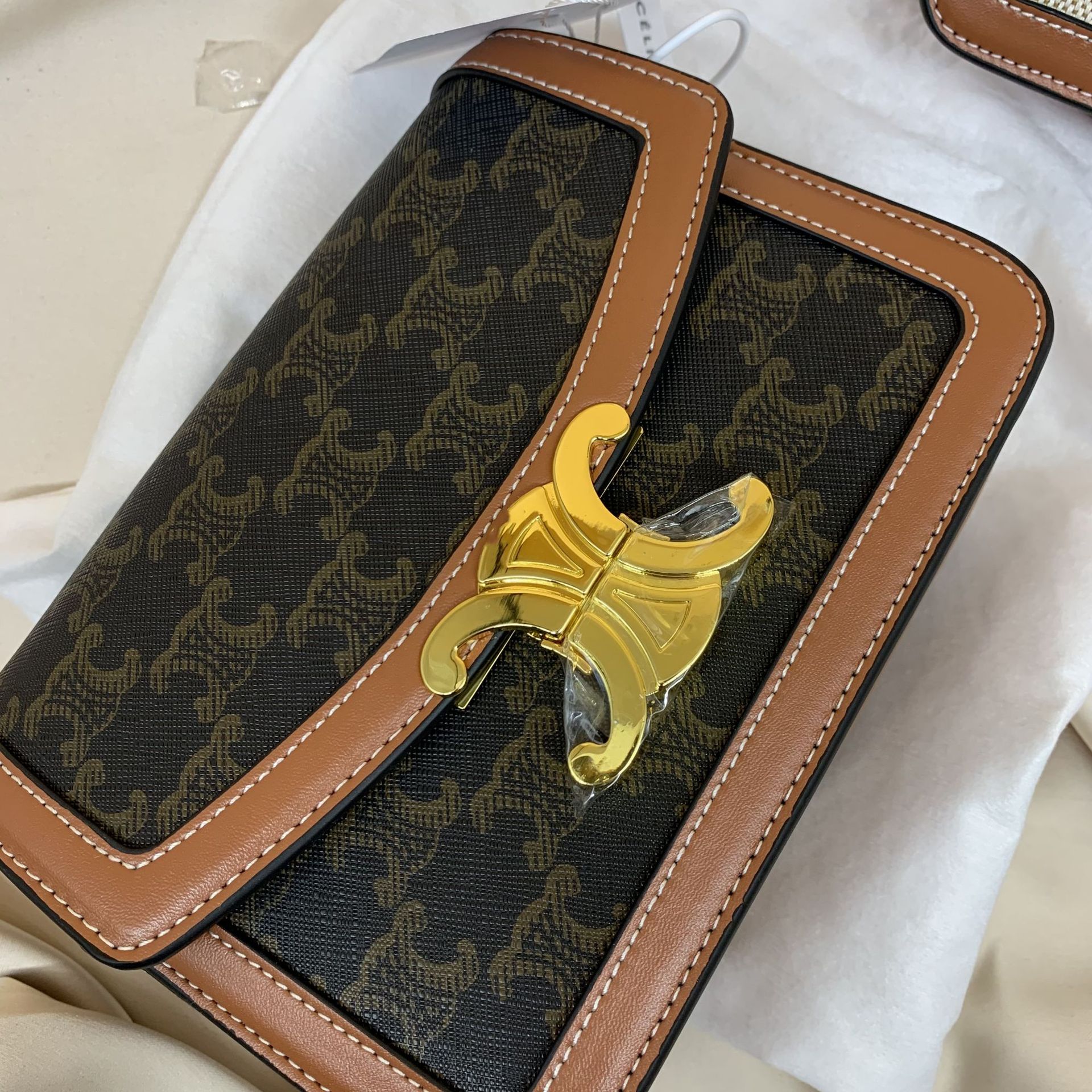 Anna Surrogate Shopping Quality Presbyopic Triumphal Bean Curd Bag Printed Small Square Bag Vintage Butterfly Lock Shoulder Crossbody Women&#039;s Bag