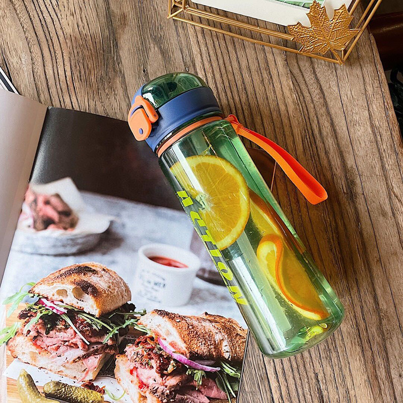 Internet Celebrity Strawberry Tumbler Women&#039;s Plastic Portable Lock Handle Cup with Straw 550650ml Sports Bottle