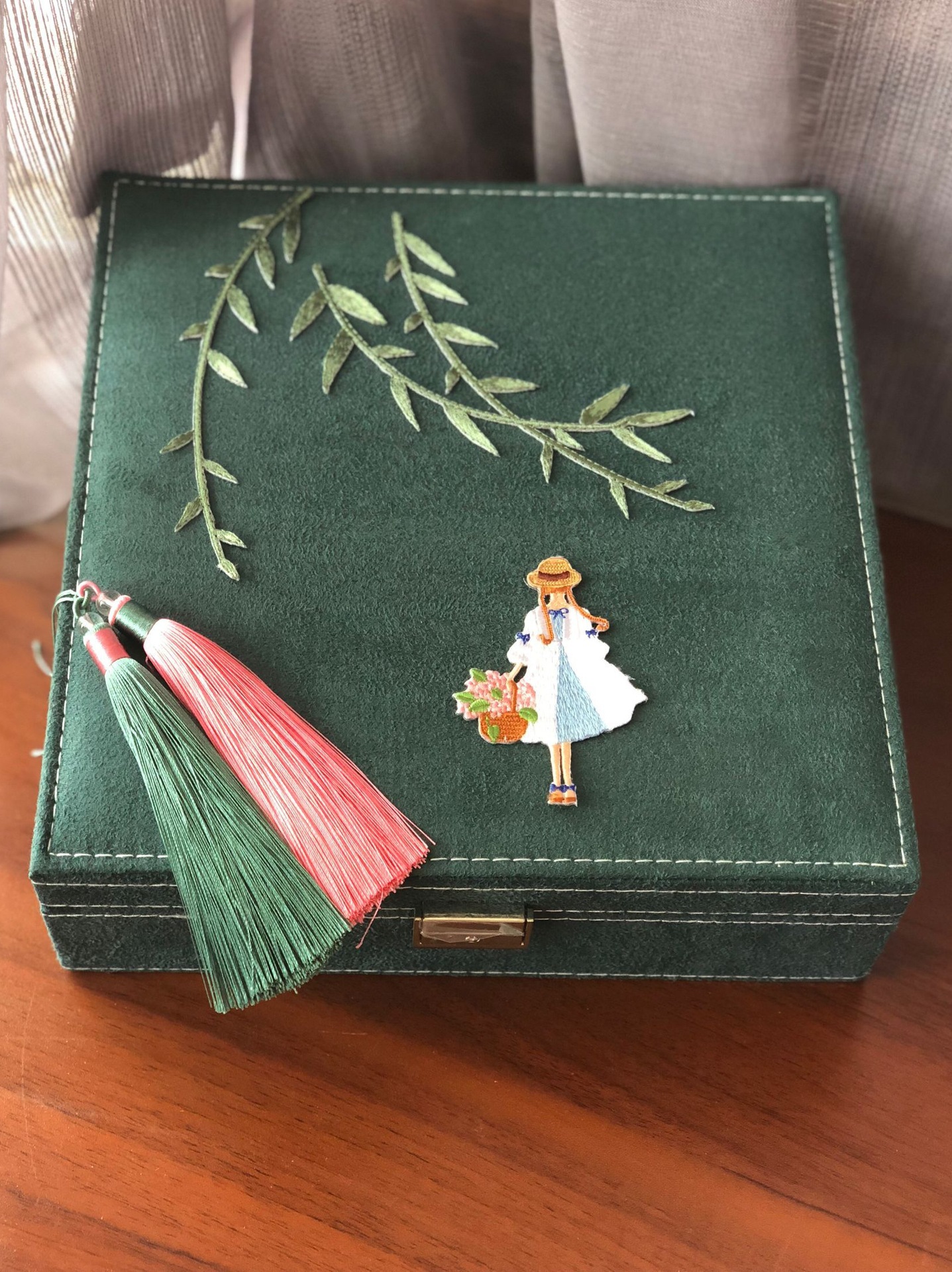 Retro jewelry box Extra-large capacity jewelry box with lock jewelry box jewelry box bracelet jewelry box storage box jewelry box makeup box