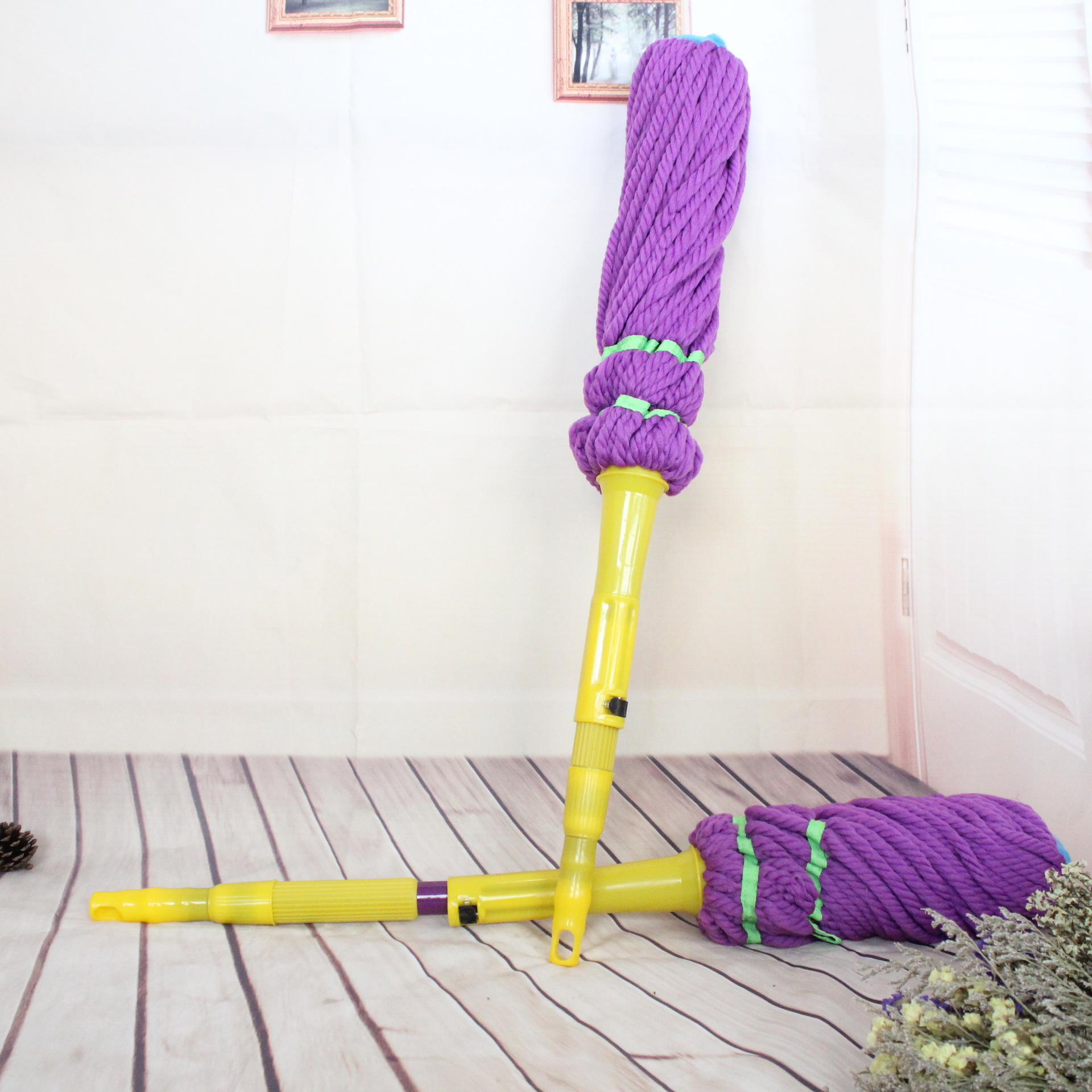 The new multi-function must lock the lazy person to avoid hand washing automatic squeezing water magic mop the household