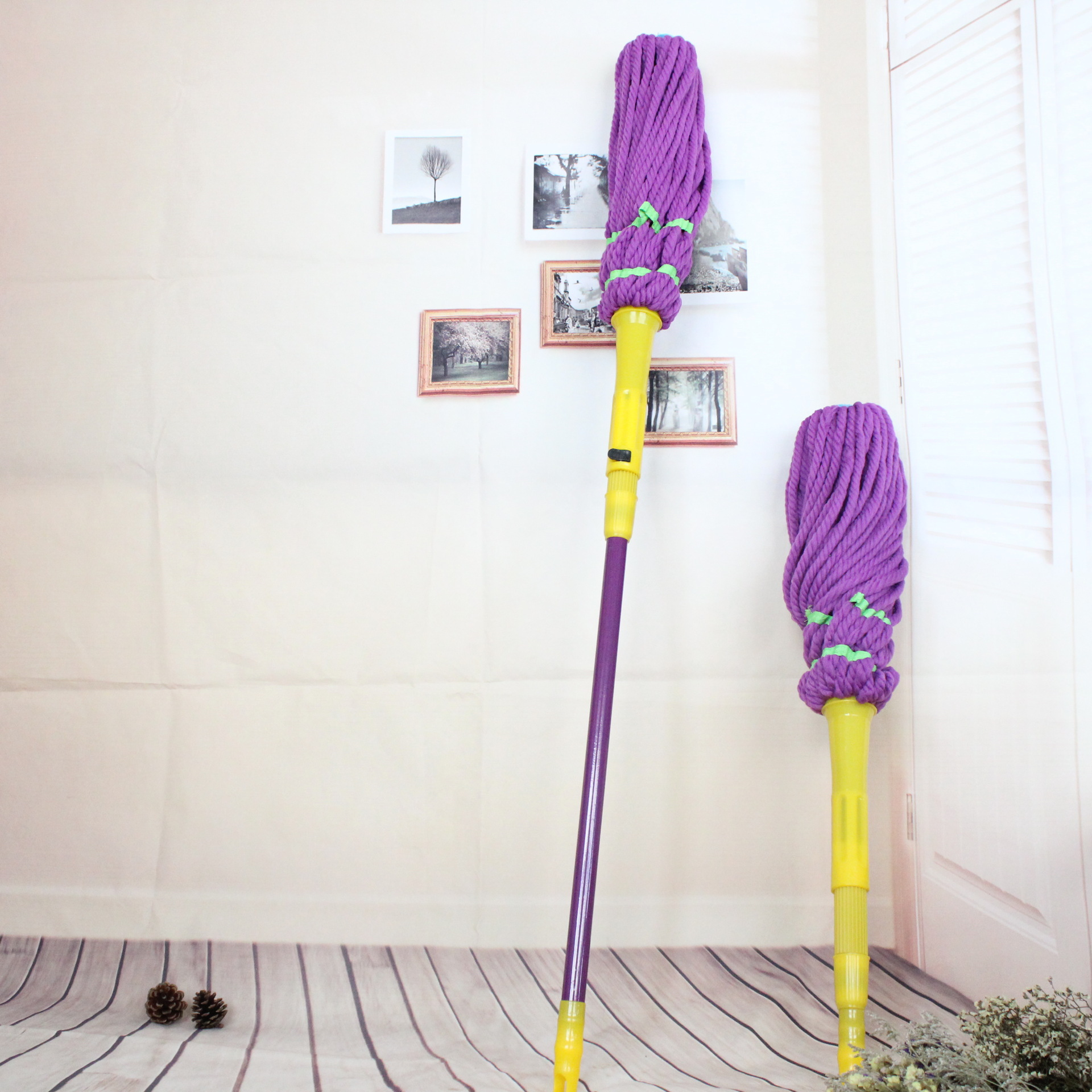 The new multi-function must lock the lazy person to avoid hand washing automatic squeezing water magic mop the household