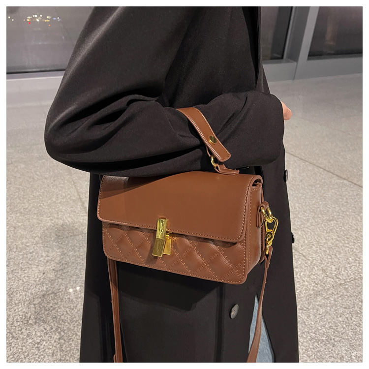 2022 Spring and Summer Diamond Embroidery Thread Handbag Simple Commute Lock Small Square Bag Messenger Bag for Women