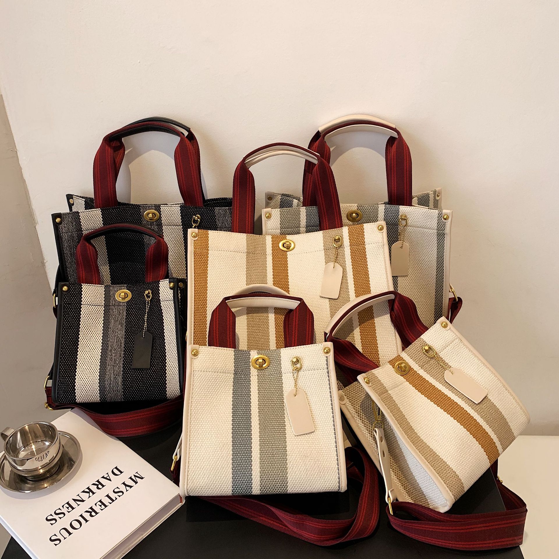 Cross-Border Foreign Trade Women&#039;s Bag 2021 New Fashion Portable Striped Canvas Tote Bag Popular Lock Shoulder Messenger Bag