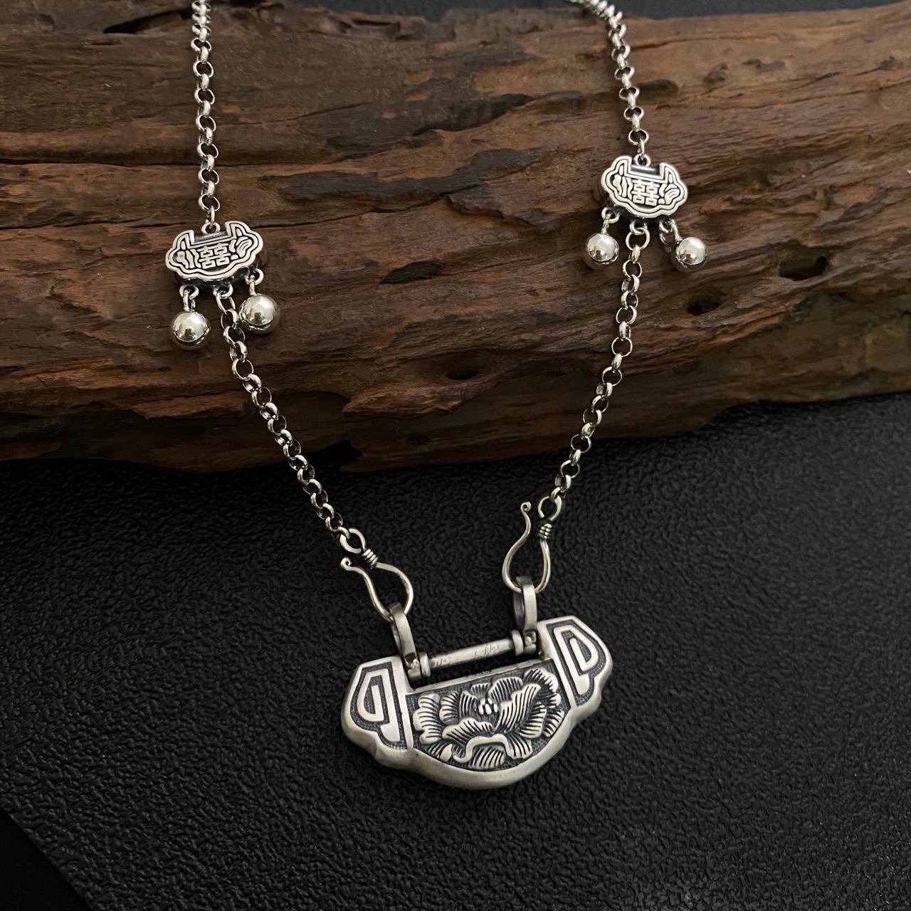 S925 Sterling Silver Double Hook Chain O-Shaped Necklace Lock of Good Wishes Clavicle Necklace Retro National Style Lock Necklace Sweater Chain
