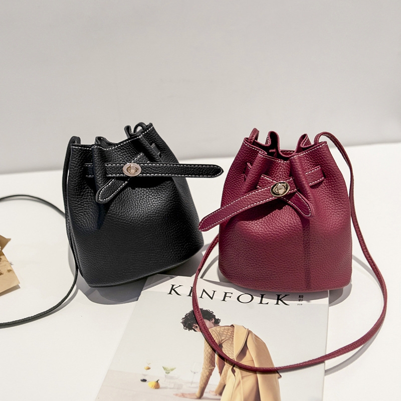 Handbags Ladies Hand Bag2021 New Lock Cylinder Shoulder Small Bucket Bag Cell Phone Small Bag One Piece Dropshipping