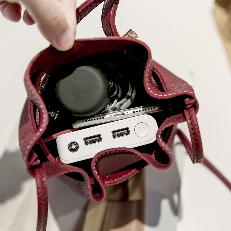 Handbags Ladies Hand Bag2021 New Lock Cylinder Shoulder Small Bucket Bag Cell Phone Small Bag One Piece Dropshipping