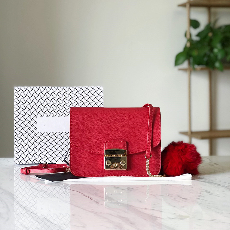 2019 Early Spring New Cowhide Metal Lock Catch Women Hand-Carrying Crossbody Bag Candy Color Medium Portable Small Square Bag