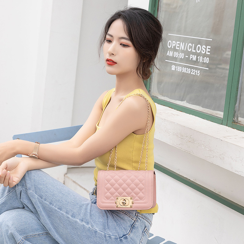 Manufacturer Wholesale Women&#039;s Bags Diamond Embroidery Thread Lock Latch Chain Bag 2021 Korean Style Summer and Autumn New Collection Personalized Crossbody Shoulder Bag