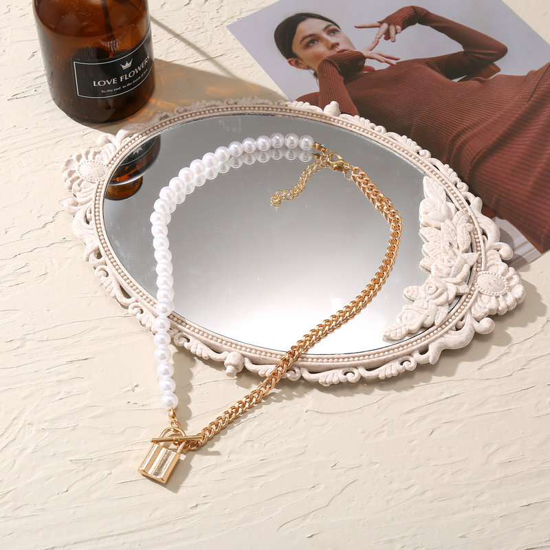 52096 Han Zhishang New Chain Clavicle Chain Europe and America Creative Vintage Metal Lock Pendant Artificial Pearl Necklace