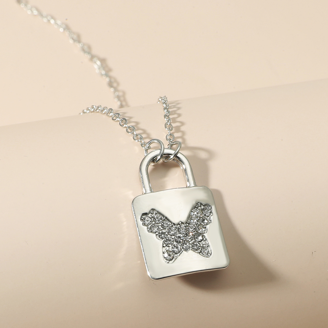 European and American New Creative Lock Head Pendant Necklace Special-Interest Design Diamond Butterfly Clavicle Chain Internet Celebrity Temperament Necklace Women