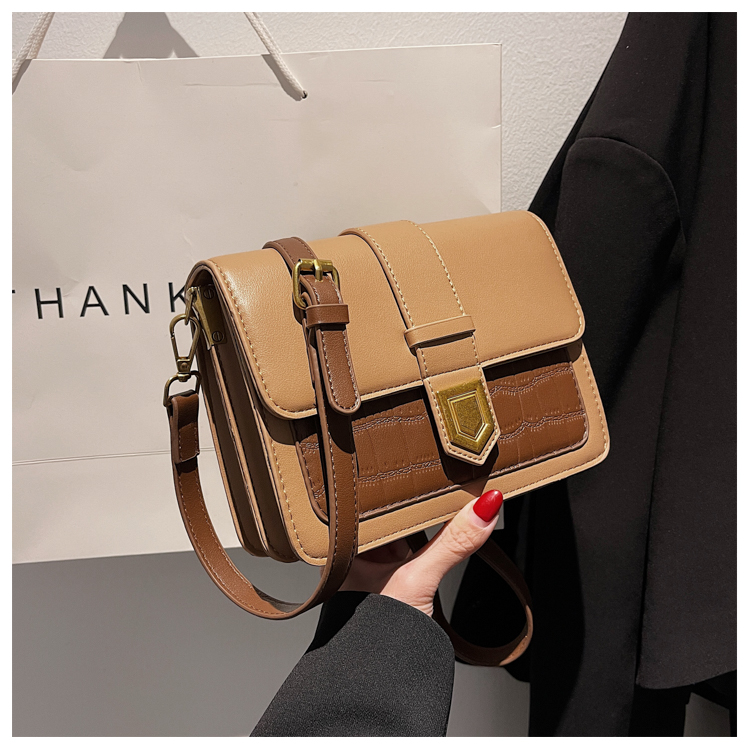 Women&#039;s Bag 2022 Spring/Summer Contrast Color Pu Saddle Bag Lock Semicircle Messenger Bag Crossbody Bag