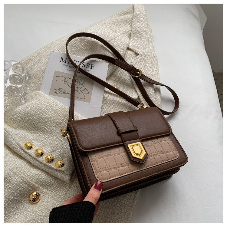 Women&#039;s Bag 2022 Spring/Summer Contrast Color Pu Saddle Bag Lock Semicircle Messenger Bag Crossbody Bag